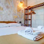 Ceran Stone House Hotel *