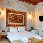 Hotel Ceran Stone House