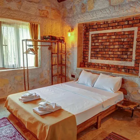Hotel Ceran Stone House *