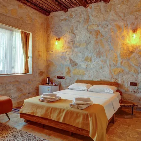 Hotel Ceran Stone House