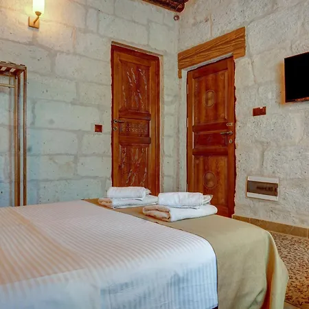 Hotel Ceran Stone House *