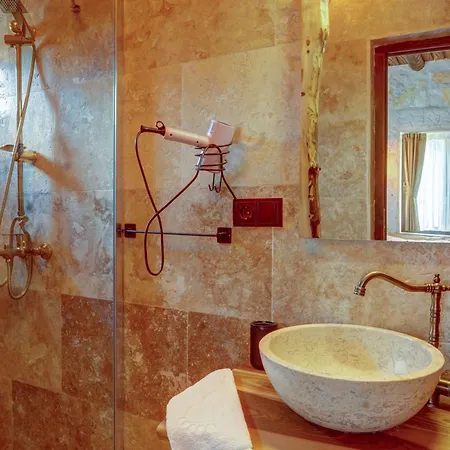 Ceran Stone House Hotel *