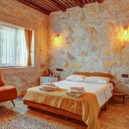 Ceran Stone House *