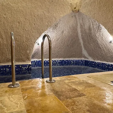 Ceran Stone House Hotel *
