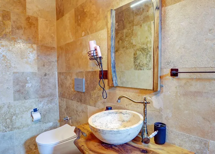 Hotel Ceran Stone House *